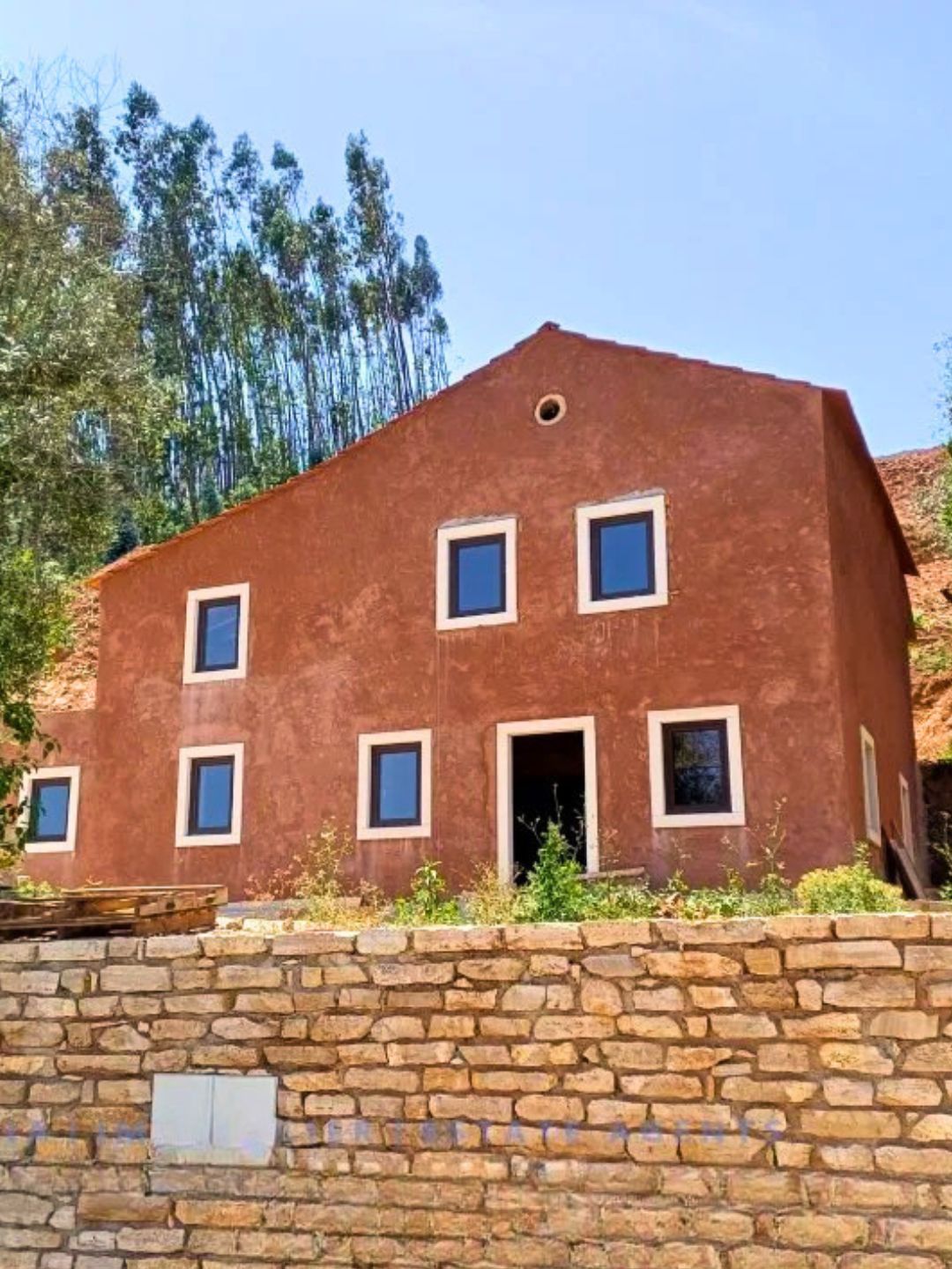 Partially renovated stone house on pilgrim route to Santiago de Compostela, Alvaiázere, Leiria